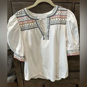 NWT. Sz Lg. White Chicos Blouse with puff sleeve and Aztec pattern